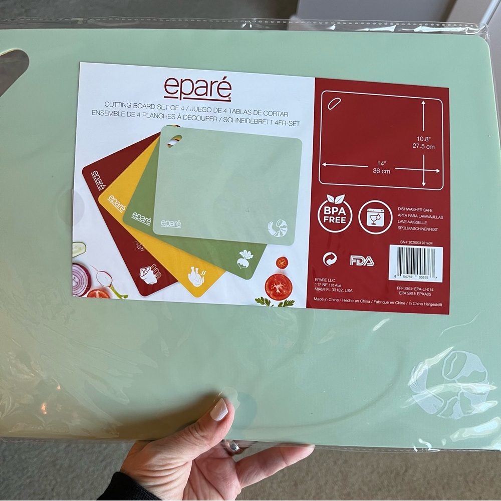 Epare’ Set of 4 Kitchen Cutting Mats New